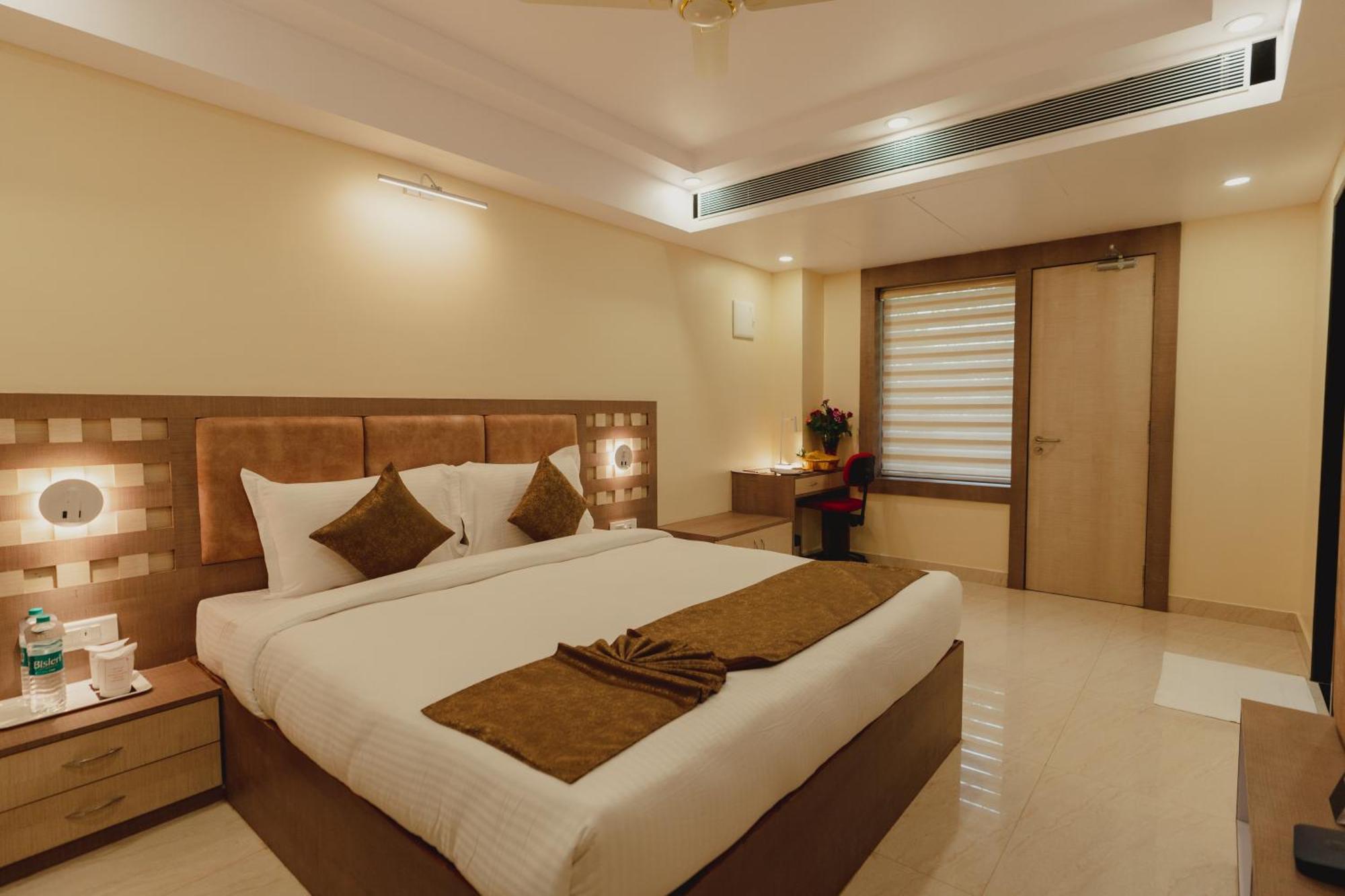 Hotel Bigwig Jabalpur Exterior foto
